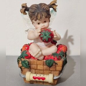 VTG My Little Kitchen Fairies 2001 'Little Berry Fairie' Strawberries Figurine